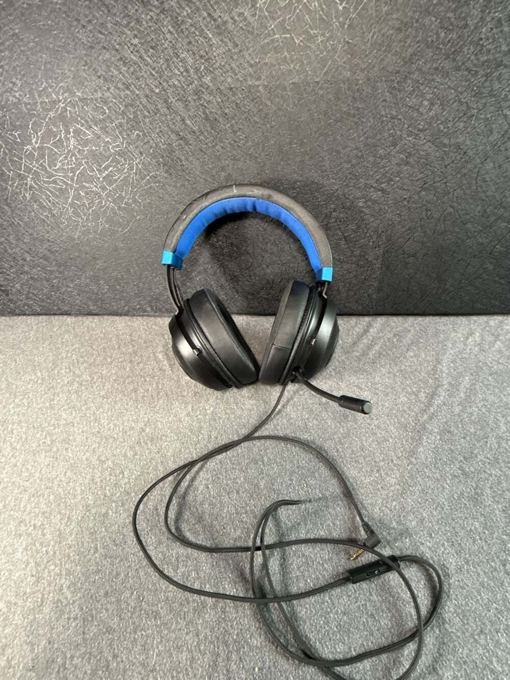 Razer Kraken Wired Gaming Headset Black and Blue